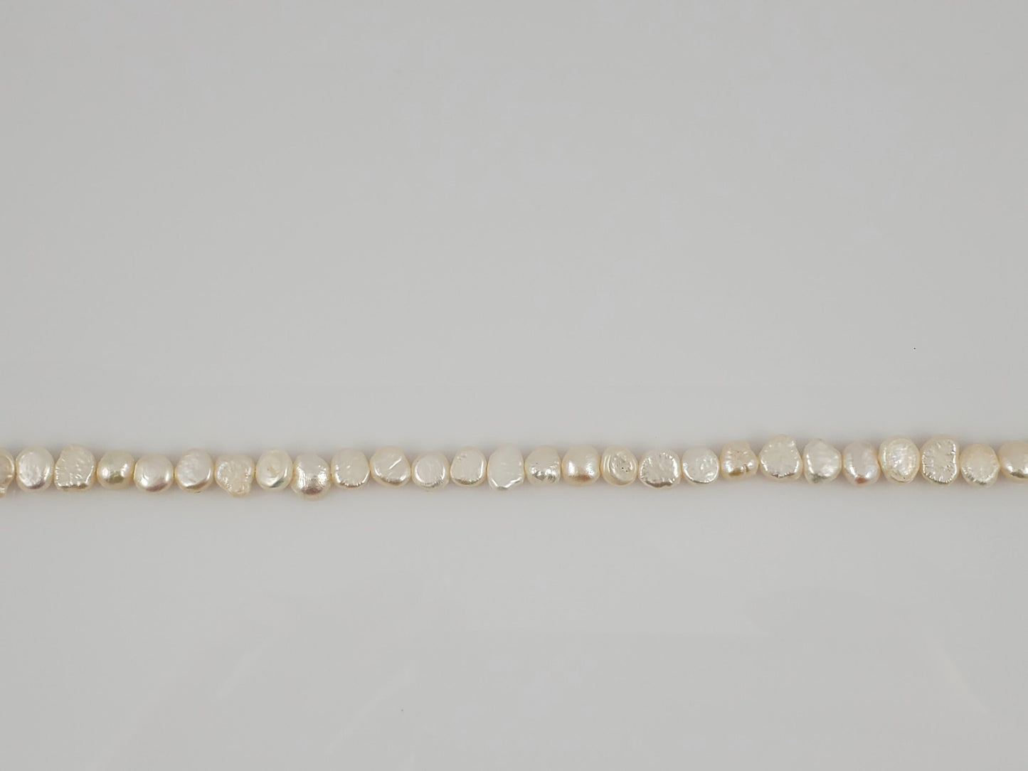 Natural High Quality White Round Flat Freshwater Pearls Chips
