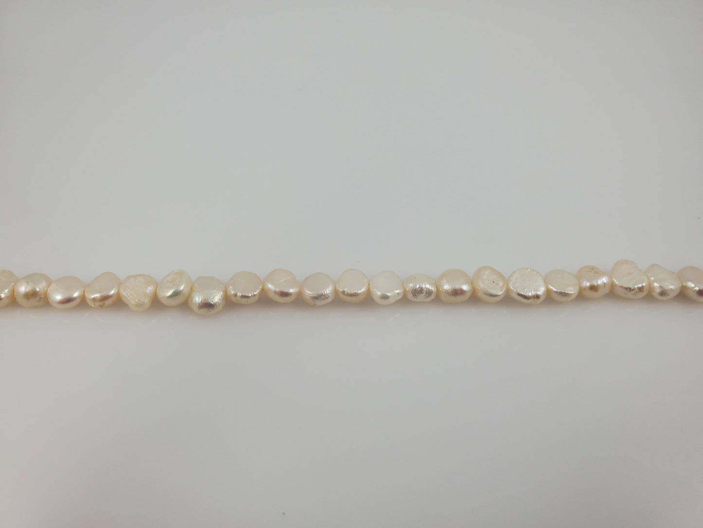 Natural High Quality White Round Flat Freshwater Pearls Chips