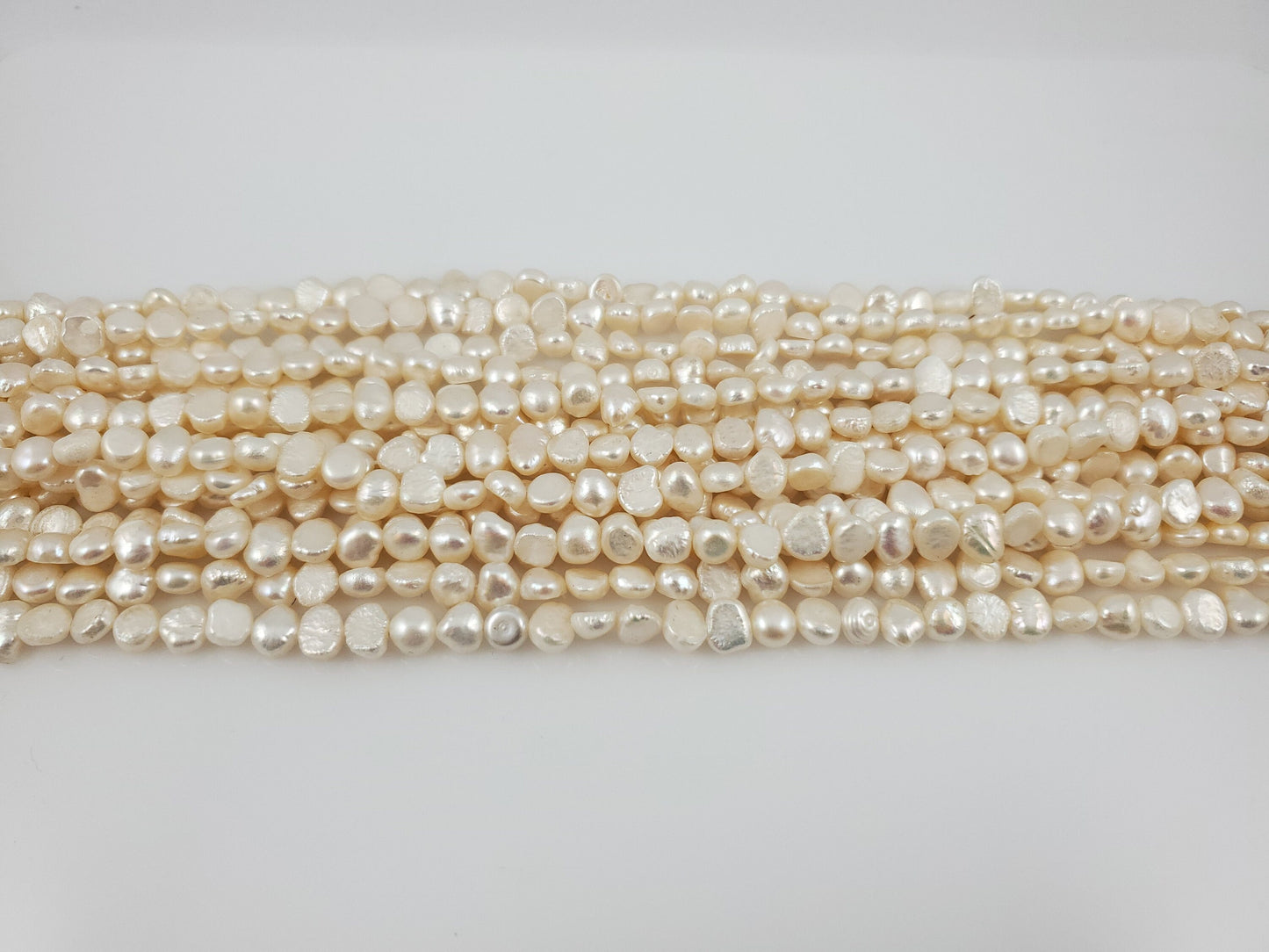 Natural High Quality White Round Flat Freshwater Pearls Chips